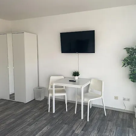 Bookandstay24 Com 2 Zimmerwohnung Mit Balkon, Kueche Und Parkplatz-14